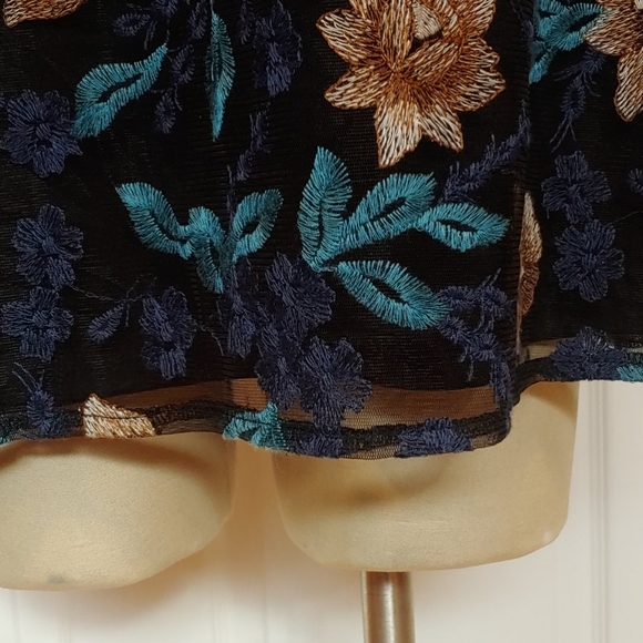 🌿 NWOT Catherines Top - Picture 8 of 10